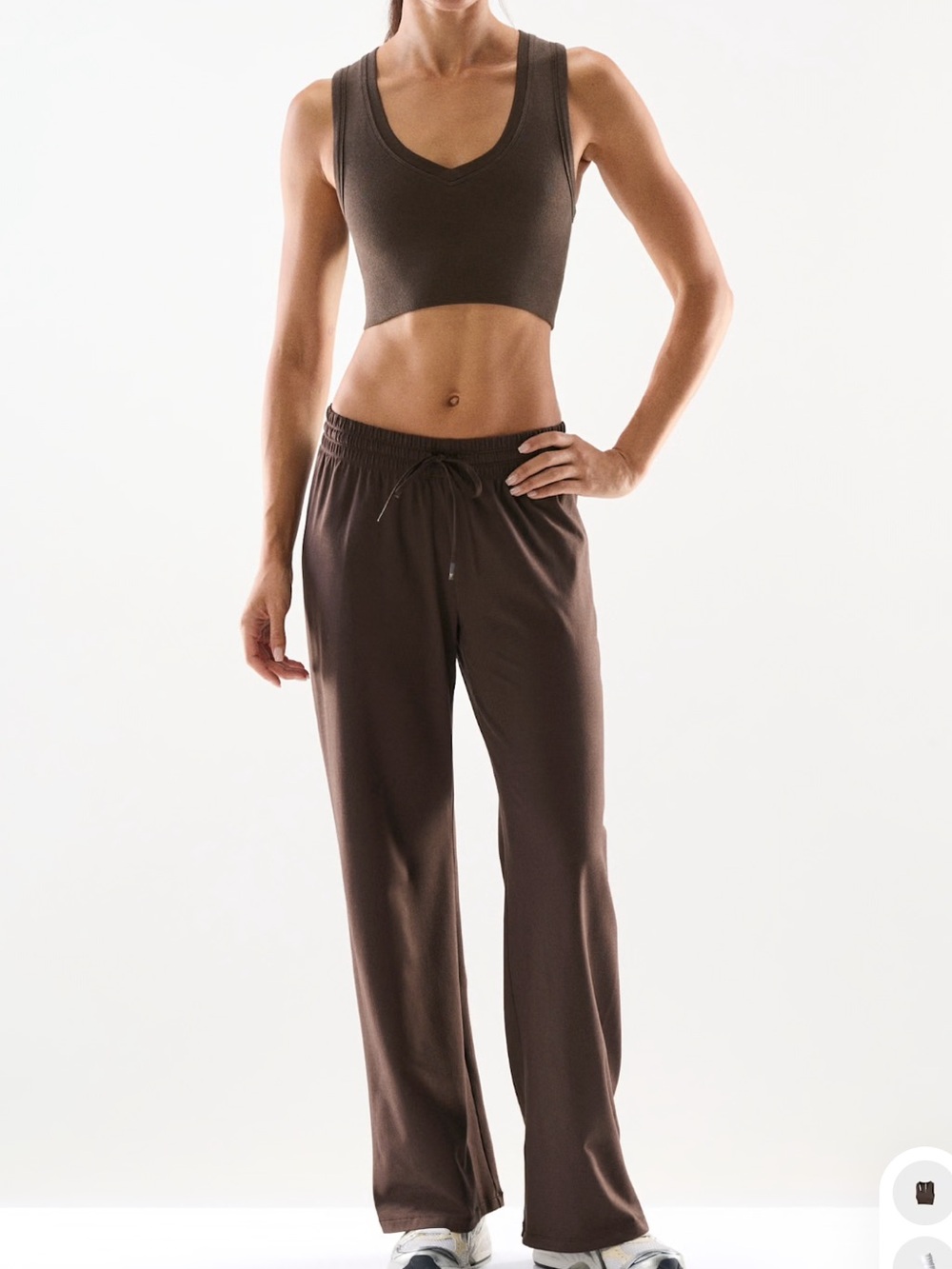 Aritzia golden active set - Picture 2 of 11